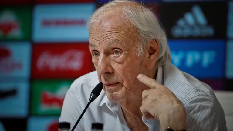 Dolor en el fútbol argentino: murió César Luis Menotti, el primer entrenador campeón del mundo con la selección 
