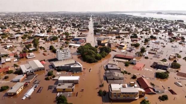Inundaciones en Brasil dejan al menos 90 muertos y decenas de desamparados