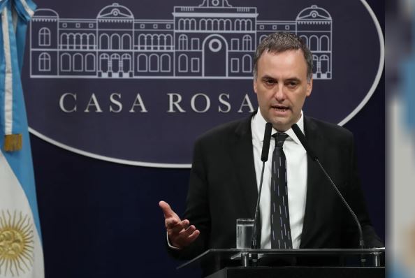Adorni calificó al paro como 