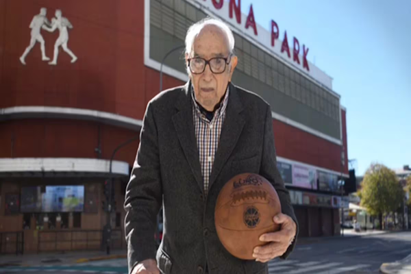 Cumple 99 años el capitán argentino campeón del mundo de básquet