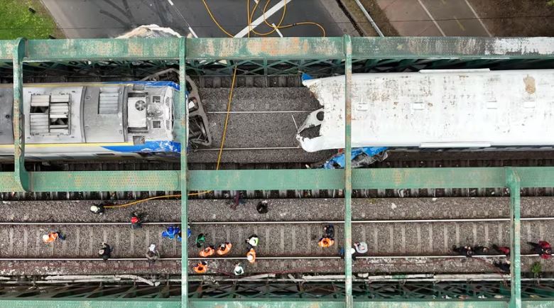 Chocaron dos trenes en Palermo: trasladaron a 30 heridos y asistieron a otros 70 en el lugar del accidente