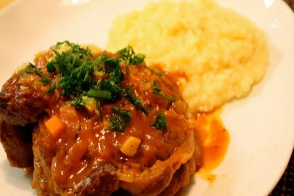 Receta de osobuco al vino tinto con puré de papas