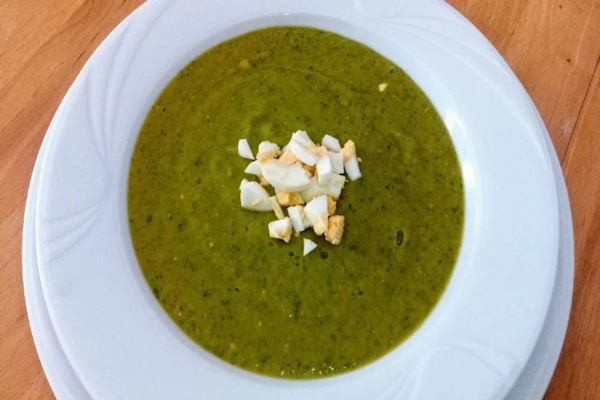 Sopa crema de verduras en dos versiones