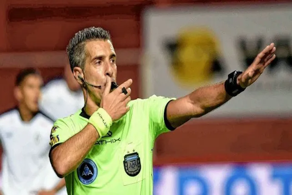 El árbitro Hernán Mastrángelo dirigirá Colón-Chaco For Ever