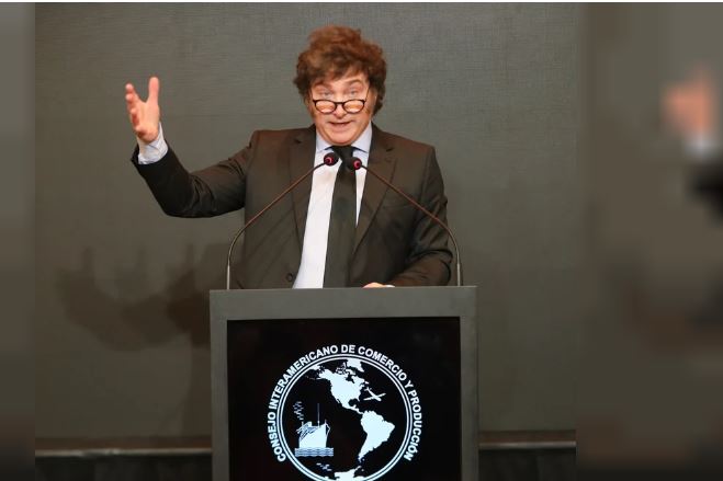 Milei rechazó que el dólar esté atrasado y dijo que se está 