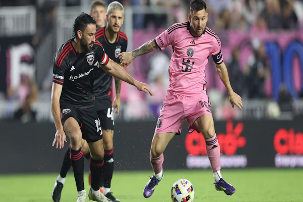 Inter Miami ganó 1-0 a DC United sobre el final y sigue liderando en la MLS