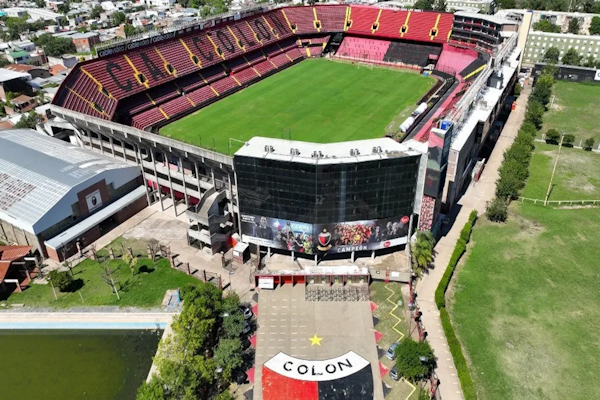 Colón lidera la Primera Nacional, pero tiene dos inhibiciones