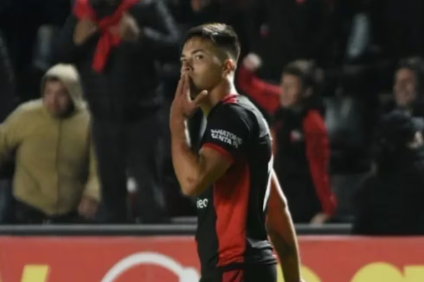 Con un golazo de Lago, Colón derrotó a La Crema en Santa Fe