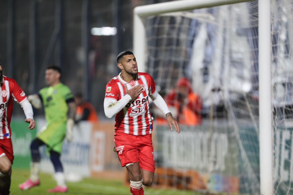 Dura victoria para Unión en Mendoza que sigue siendo uno de los punteros de la Liga