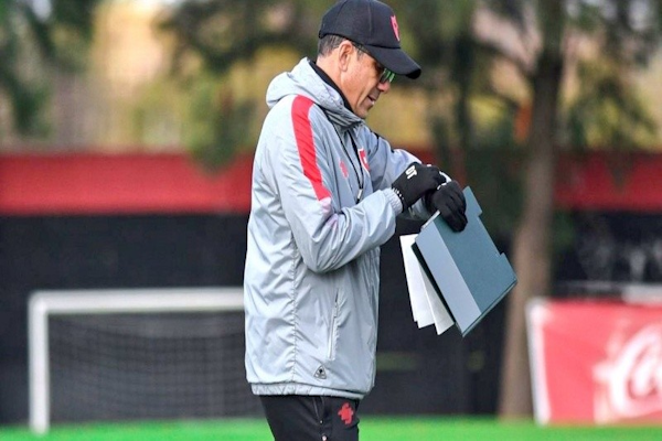 Larriera dejó de ser el técnico de Newell ´s