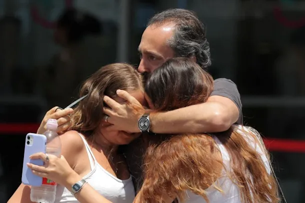 Hamas: Las emotivas imágenes de los cuatro rehenes israelíes rescatados