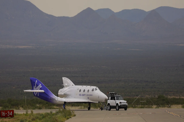Avión Virgin Galactic llevó turistas hasta el límite del espacio