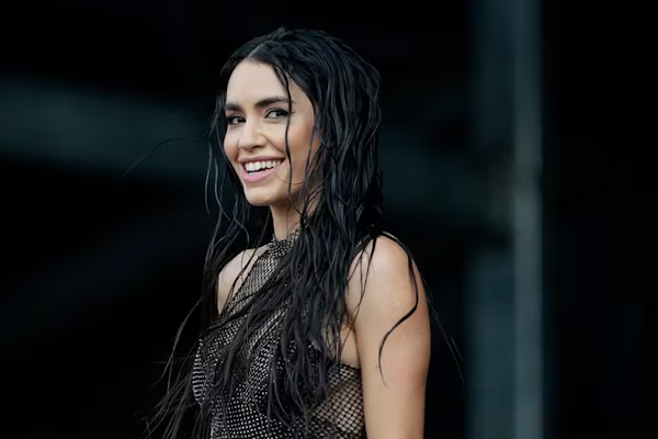 Ley Bases: Lali desmintió la fake news de que se iría del país si se aprobaba