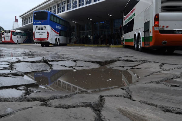 Buscan reparar la calle de la Terminal de Ómnibus de Santa Fe 