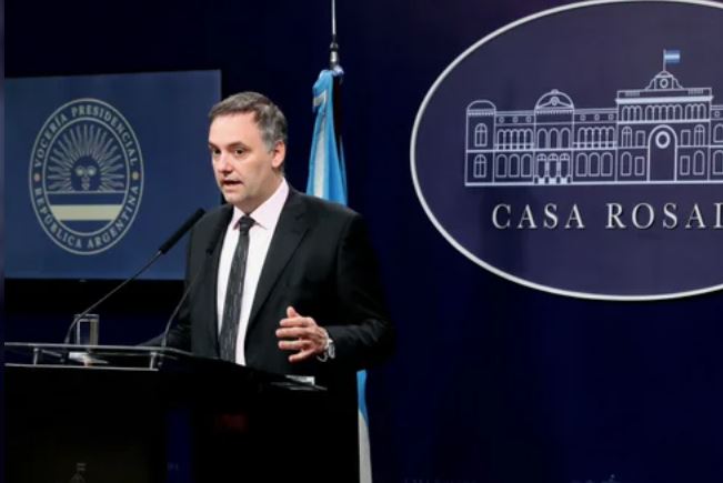 Adorni quedará a cargo de las empresas públicas de comunicación