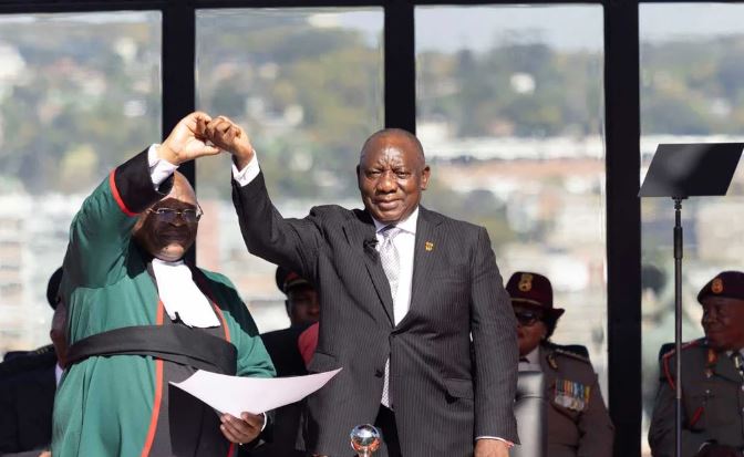 Cyril Ramaphosa juró como presidente de Sudáfrica por segundo término