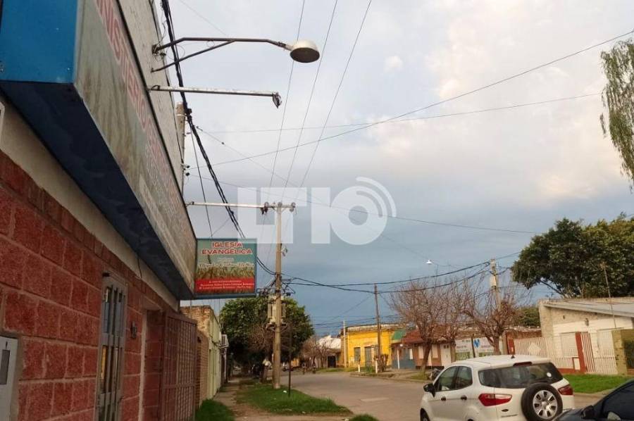 Estaban orando y un delincuente les quiso robar