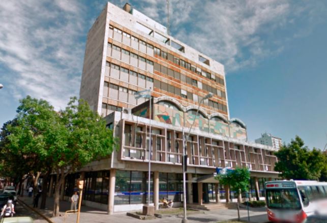 Abrazo solidario de las escuelas de música al edificio del Correo para que sea un polo artístico 