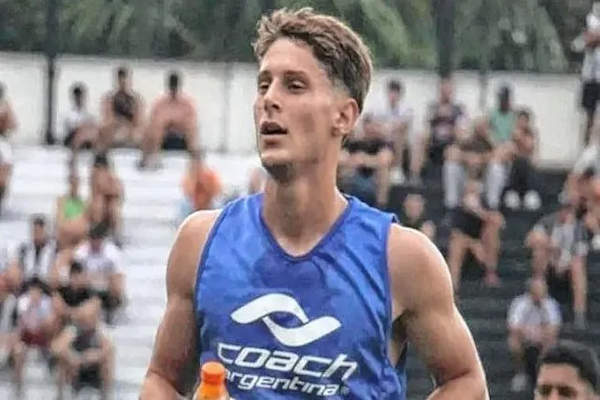 El delantero Genaro Rossi suena en Colón