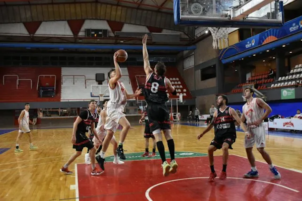 Unión A derrotó a Rivadavia y es finalista del Torneo Oficial