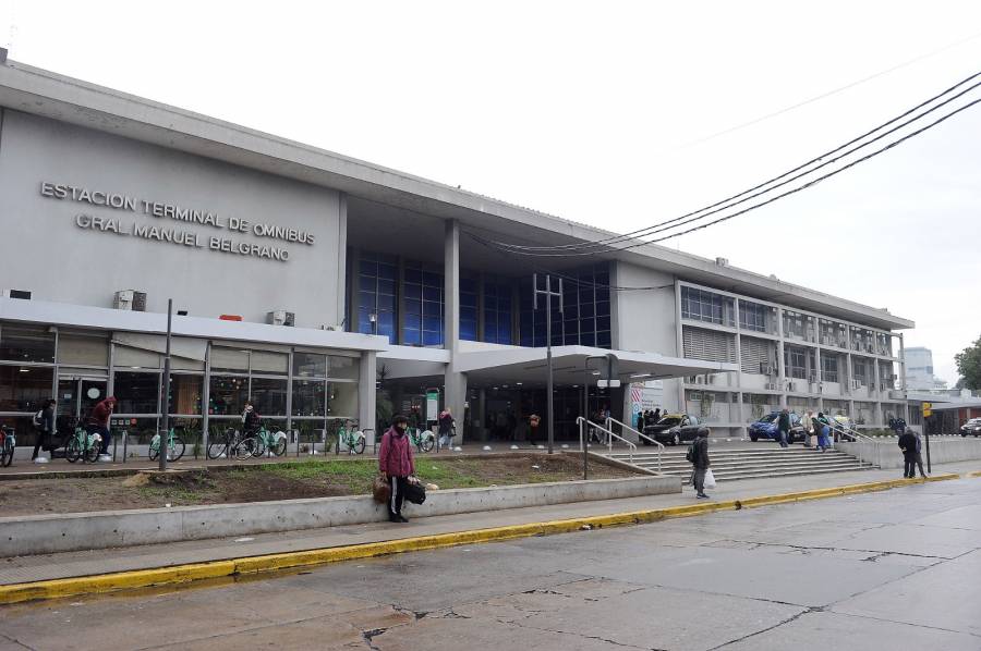 Bacheo: se licitaron obras para reparar la calle interna de la Terminal de Ómnibus