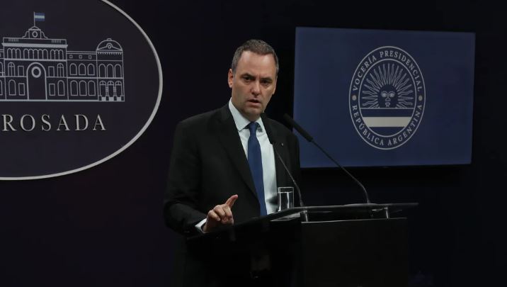 Adorni: “Al cepo lo estamos empezando a velar”
