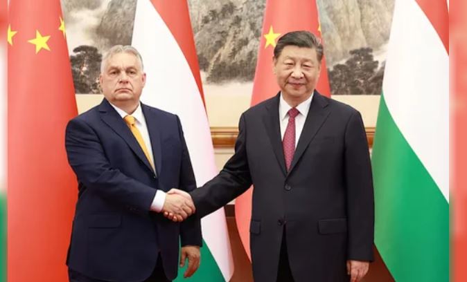 La intensa agenda de Orbán para pacificar Ucrania