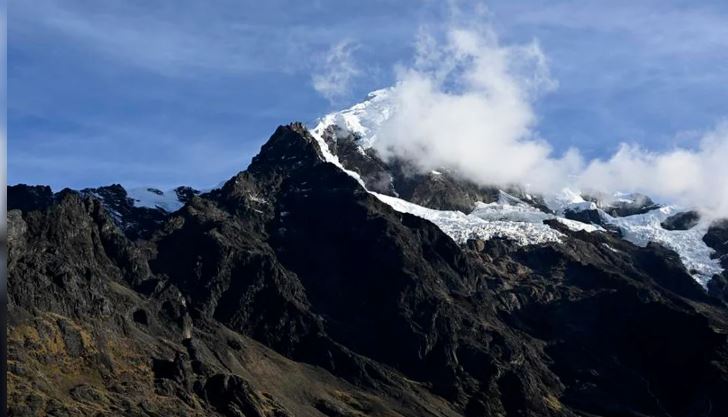 Hallaron a un escalador americano momificado 22 años después en Perú