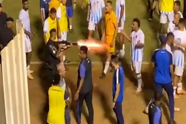Brasil: un policía le disparó en la cancha a un futbolista en la pierna