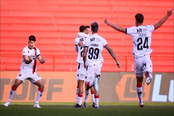 Newell's ganó en el último suspiro ante Barracas