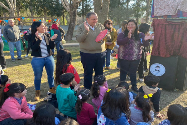Altos de Noguera disfruta su renovada “Plaza de la Amistad” 