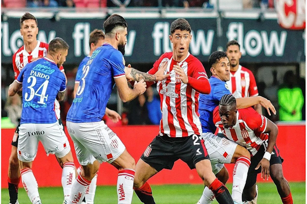 Unión no pudo aprovechar las que tuvo y empató sin goles ante Estudiantes LP