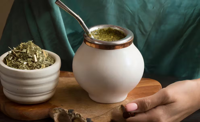 Así debes limpiar la bombilla de mate, paso a paso