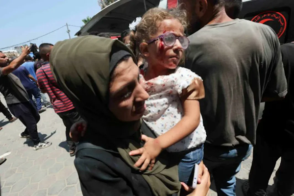 Gaza: al menos 30 muertos por bombardeo en un hospital de campaña