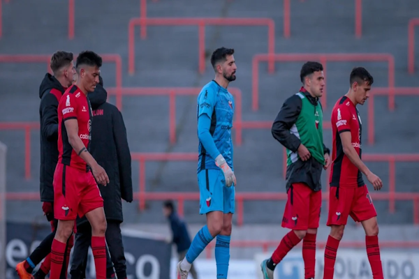El plantel de Colón está al día y con premio acordado