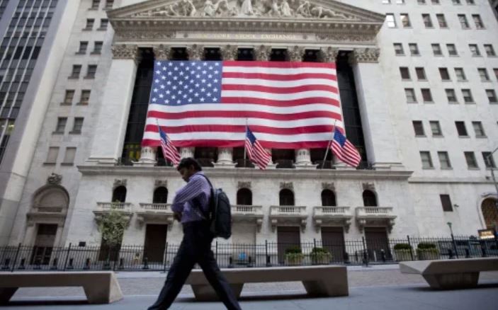 La Reserva Federal mantuvo las tasas de interés y destaca avances contra la inflación en Estados Unidos