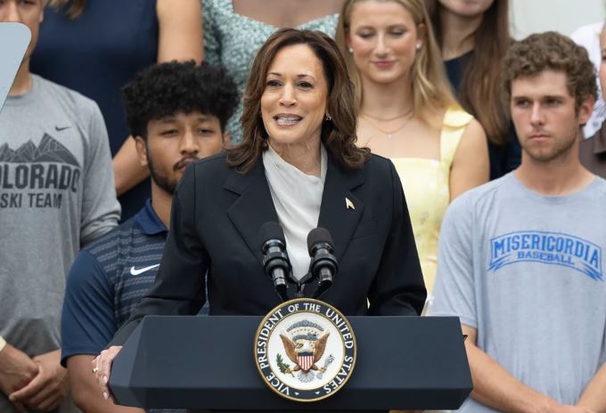 El partido Demócrata confirmó a Kamala Harris como candidata presidencial