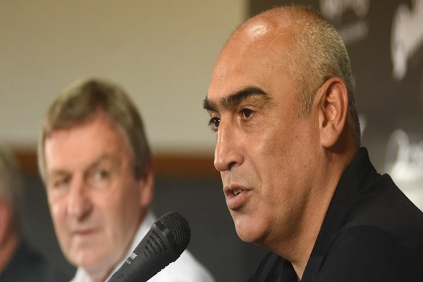 Iván Delfino dejó de ser oficialmente el DT de Colón