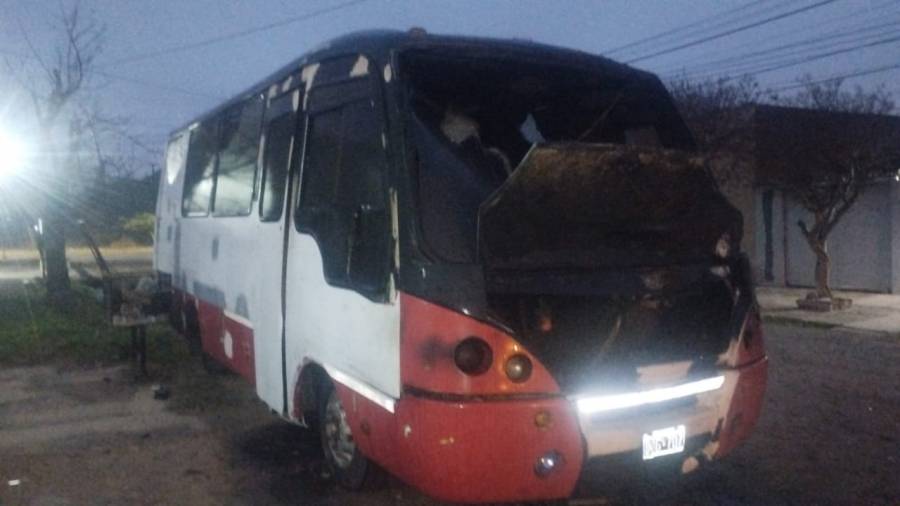 Prendieron fuego un colectivo del Grupo Cali