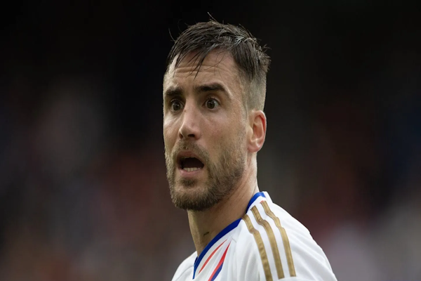 Lyon puso en venta a todo el plantel, incluido Tagliafico