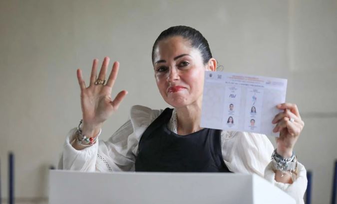 Ecuador: Noboa y González lideran la intención de voto de cara a las elecciones presidenciales