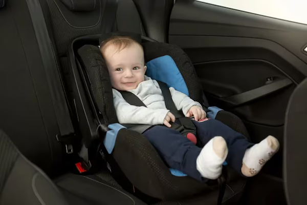 Advierten por venta de falsos asientos infantiles por internet