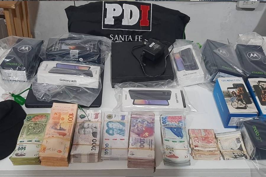 Detuvieron a una pareja que vendía celulares robados en su local