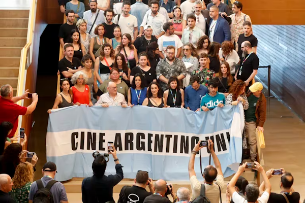El Festival de San Sebastián hará un acto de apoyo al cine argentino