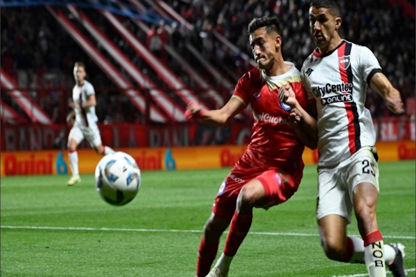 Newell ´s fue goleado por Argentinos