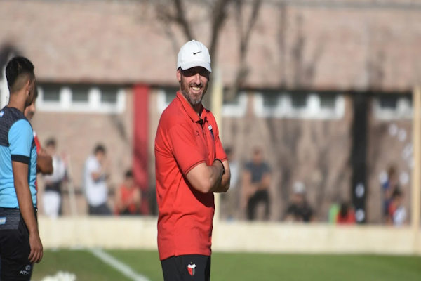Minella y Bonaveri dirigirán en Colón ante Almagro