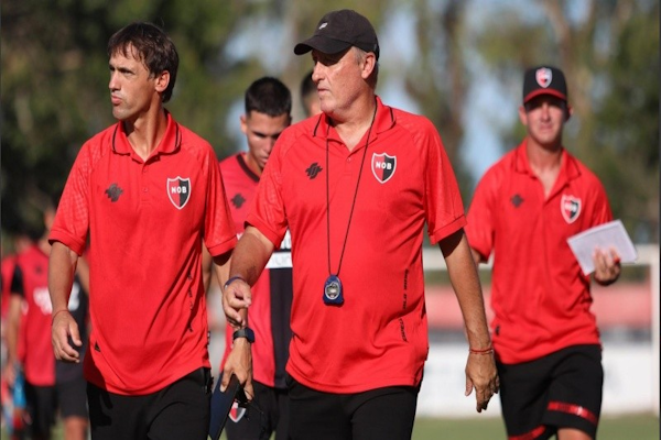 Newell ´s oficializó a Lunari como técnico interino