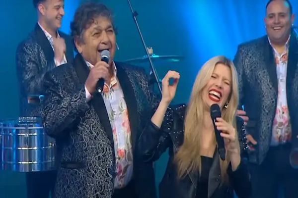 Blooper de Laurita Fernández y el líder de Los Palmeras