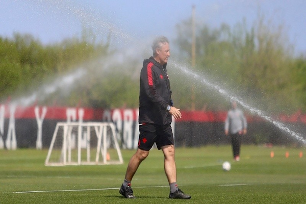 Newell's: Lunari haría un cambio ante Deportivo Riestra