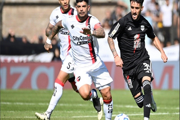 Newell ´s dejó escapar el triunfo ante Riestra en la última jugada